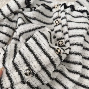 Alternative view of ÁO KẺ LEN