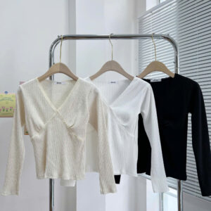 Alternative view of Áo Kiểu Cổ V Gân Tay Dài